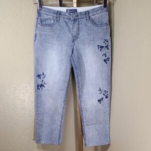 Democracy Light Blue Floral Embroidered Women's Cropped Jeans Size 8P